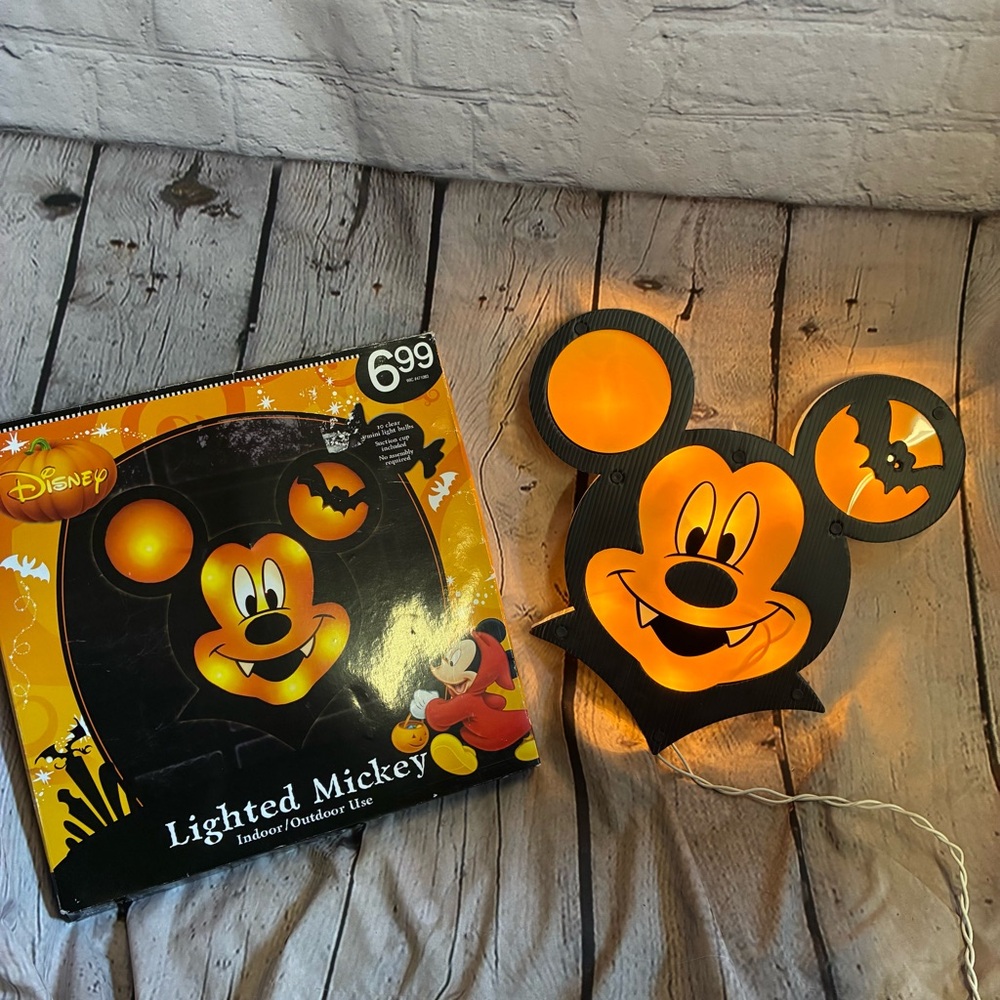 Disney Lighted Vampire Mickey‎ Mouse Window Halloween Seasonal Indoor Decor 12”